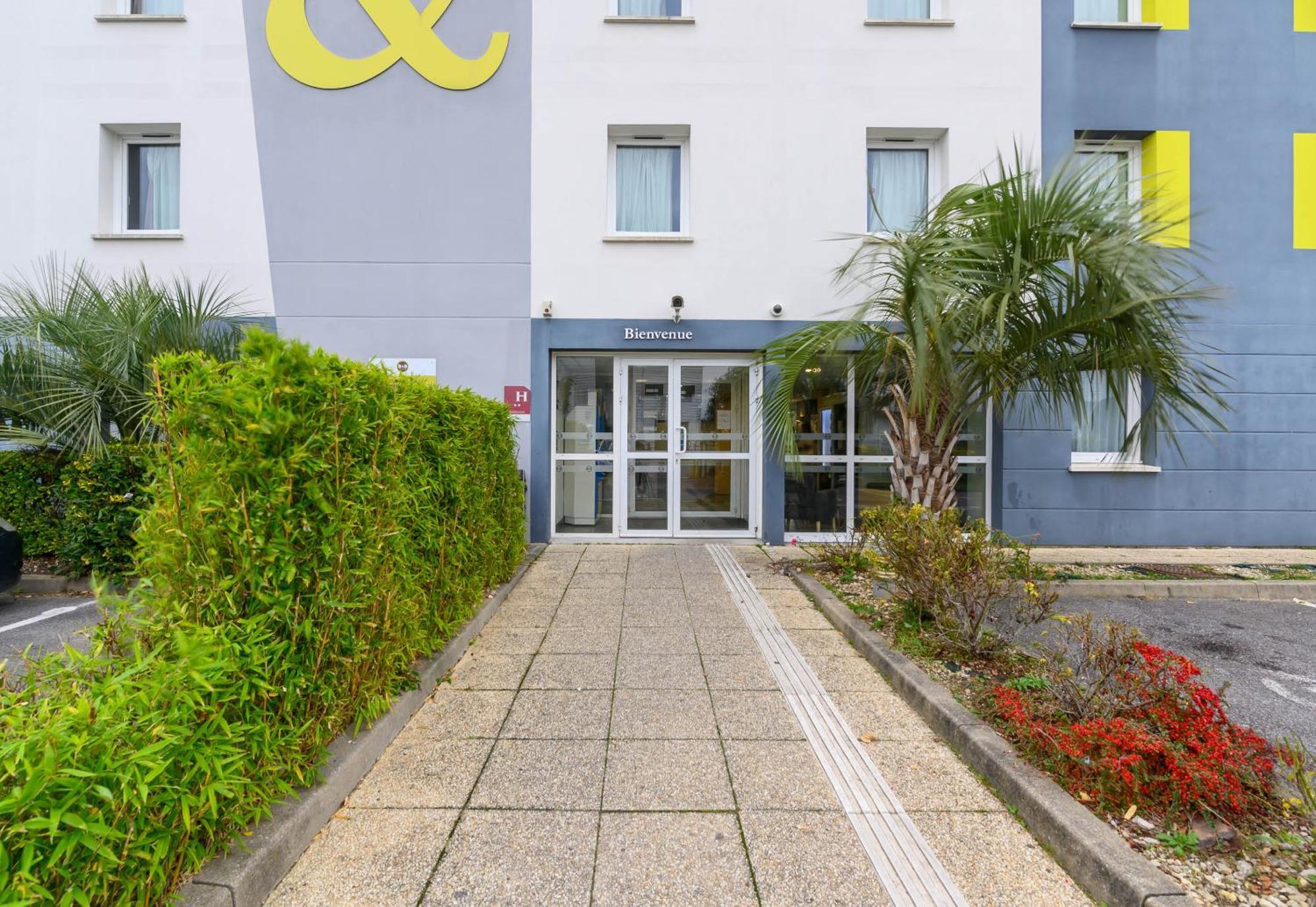 B&B Hotel Creil Chantilly Exterior photo