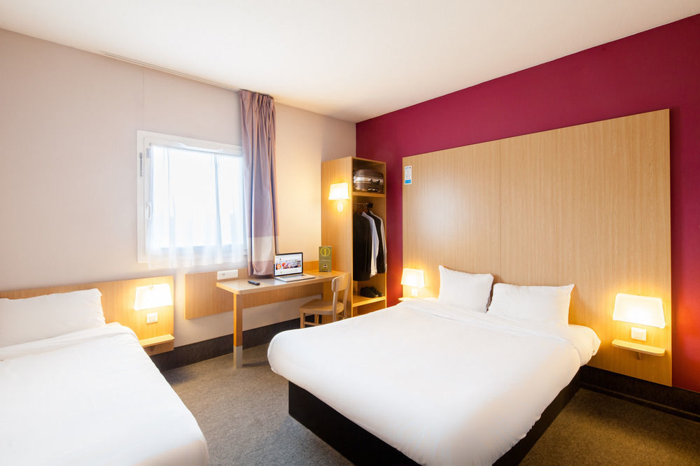 B&B Hotel Creil Chantilly Exterior photo